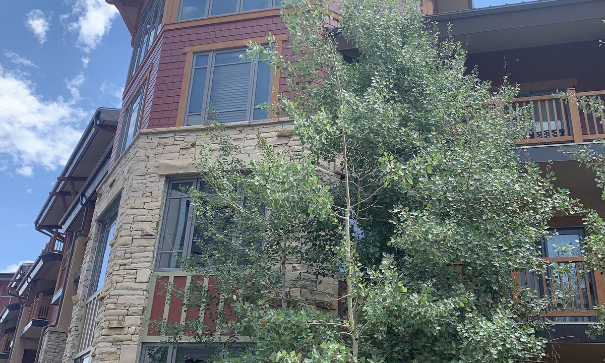 Park City Cabin | Spring Ski Week in the Canyons- Ski In/Ski Out