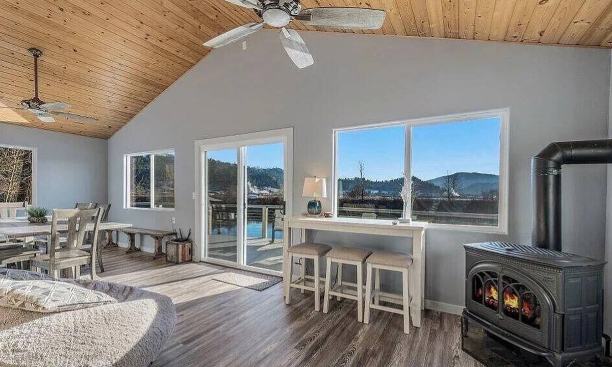 St. Maries House | St. Joe River Retreat in lovely Saint Maries with A/C