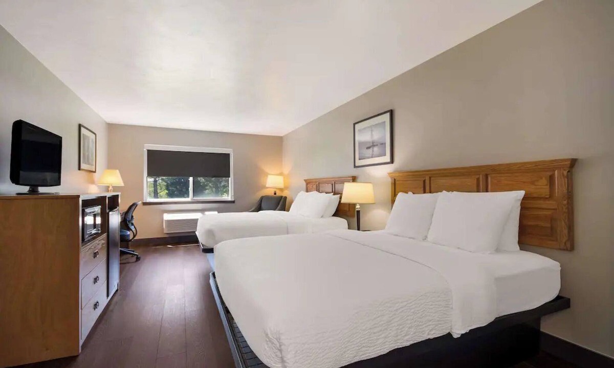 Rexburg Hotel | Stay Near Yellowstone Bear World w/Heated Pool & Free Breakfast