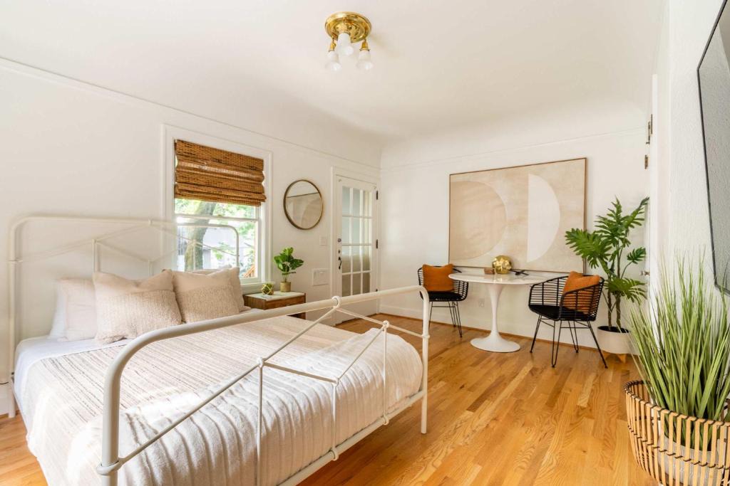 Hosford-Abernethy Apartment | Stay Portland - Ladd's Addition Bohemian Paradise - 95 WalkScore