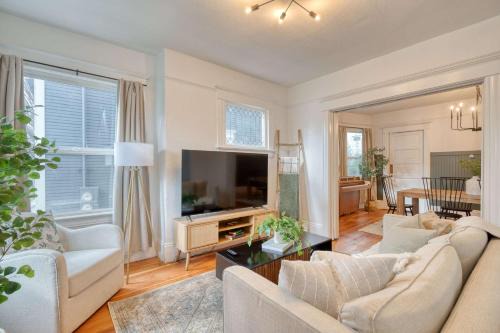 Belmont House | Stay Portland - Renewed 1910 Classic Craftsman - 95 WalkScore