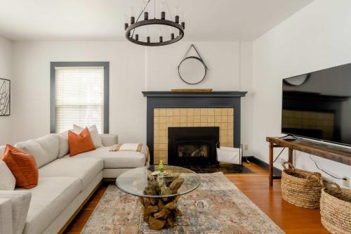 Belmont House | Stay Portland - Spacious Restored Craftsmen - Craft Beer & Coffee