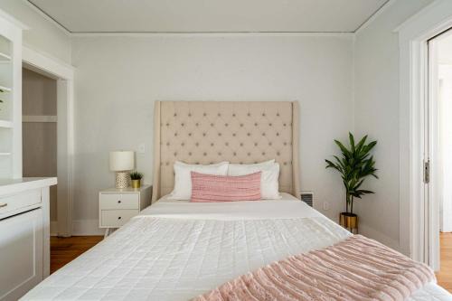 Belmont Apartment | Stay Portland - Sunnyside Wonderland- Coffee Shops, Bars & Parks