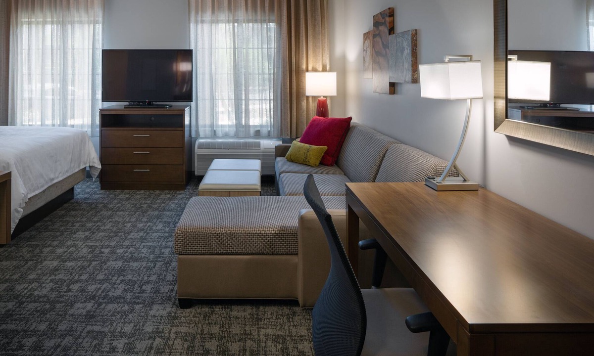 Encanto Hotel | Staybridge Suites Phoenix - Biltmore Area by IHG