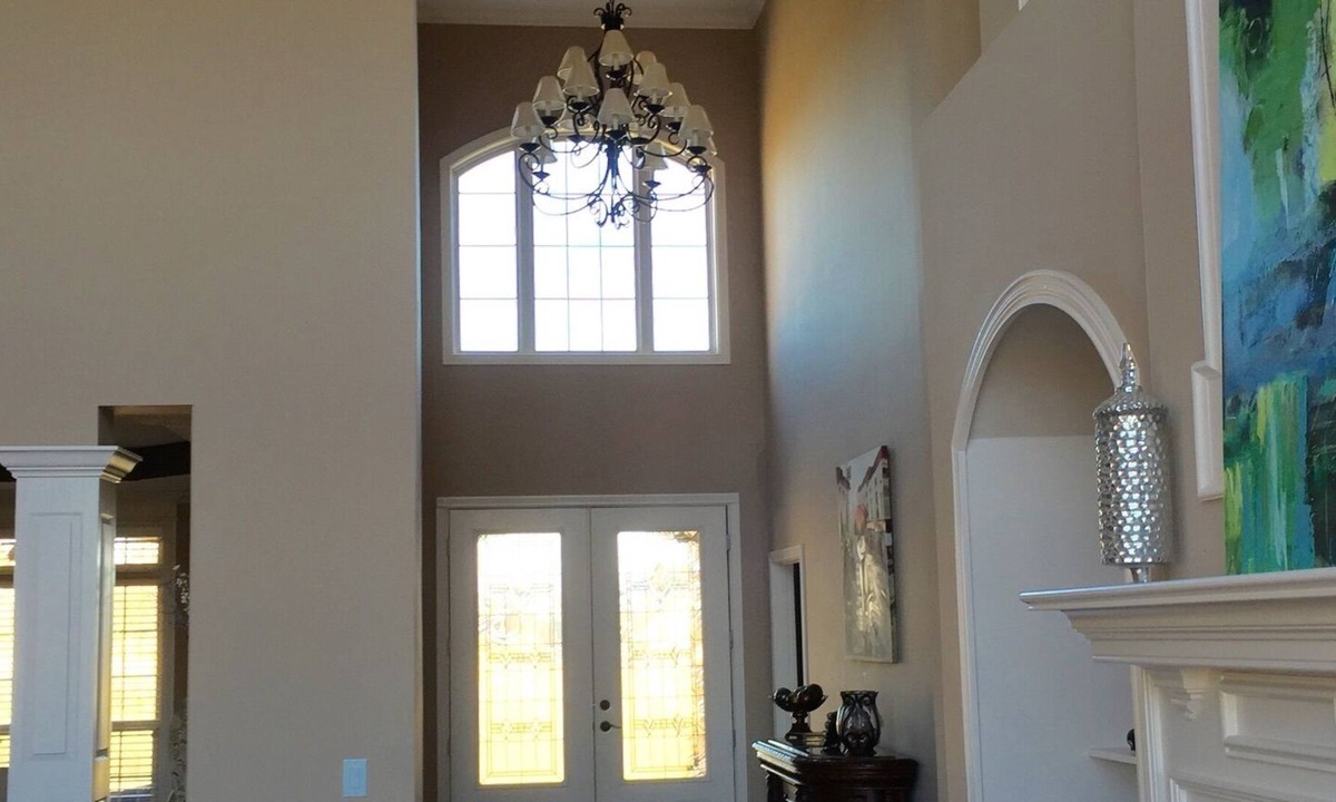 Floyds Knobs House | Staycation with 5 bedrooms and heated pool and hot tub