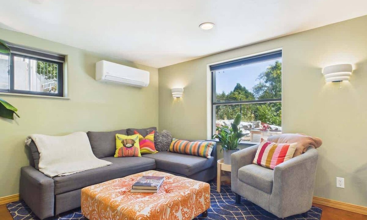 Boise House | #StayinMyDistrict NE Boise Foothills Apartment