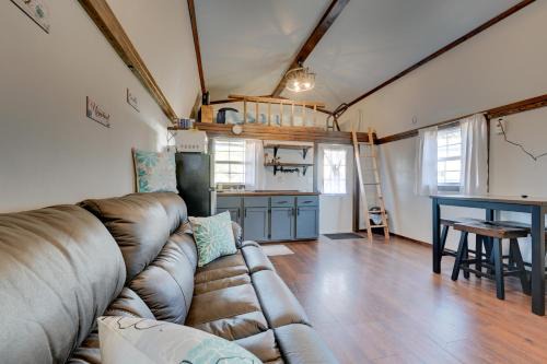 Austinville Apartment | Steamboat Rock Cabin: Bike, Hike, Fish!