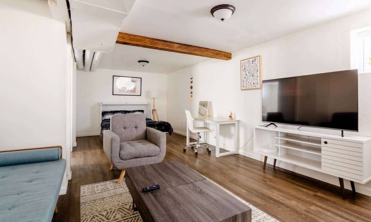 Hosford-Abernethy House | Steps to Bars, Food & Breweries 1BR Sleeps 4