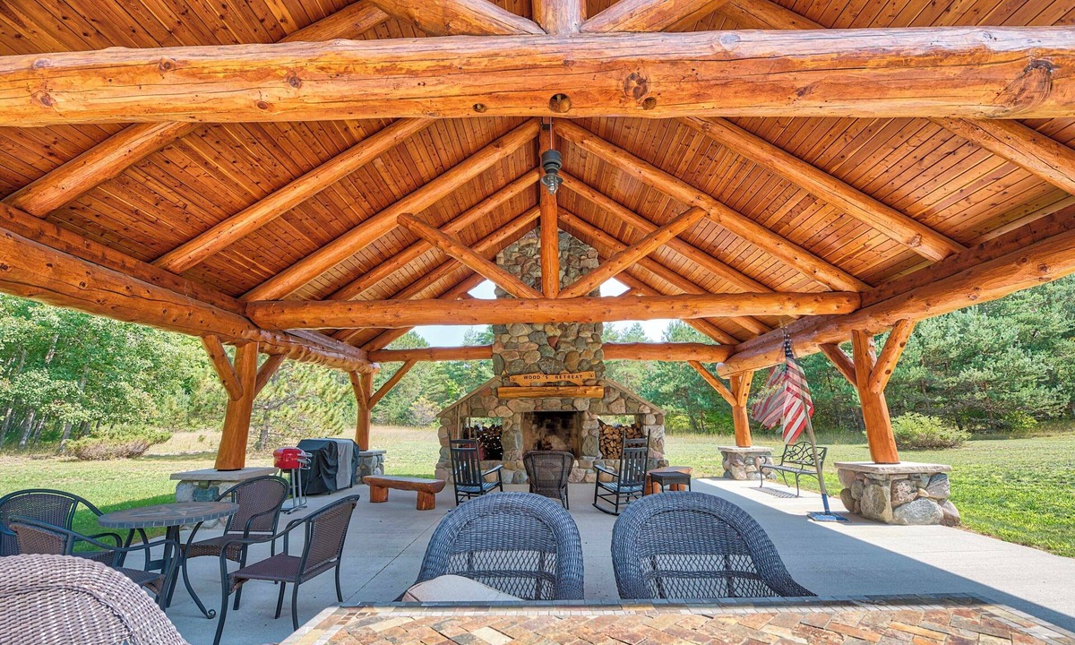 Levering Cottage | Steps to Lakefront: Dog-friendly Cabin in Levering