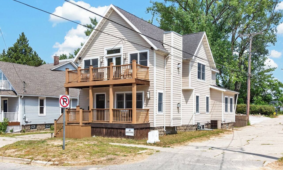 Saint Joseph House | Steps to Silver Beach: New, Luxury 4BR Lake House