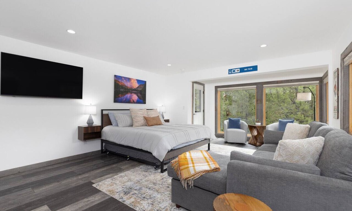 Big Sky Condo | Stillwater Studio 1037