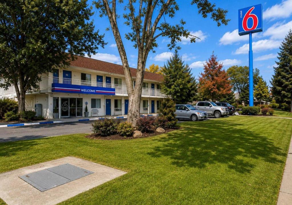 Yreka Hotel | Studio 6 Suites Yreka CA
