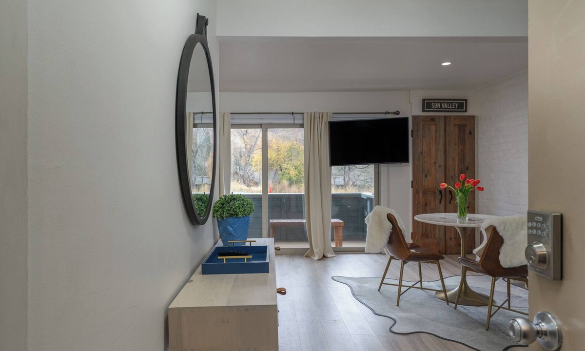 River Run Apartment | Studio Ketchum 2 blocks from downtown and walk to ski available for monthly stay