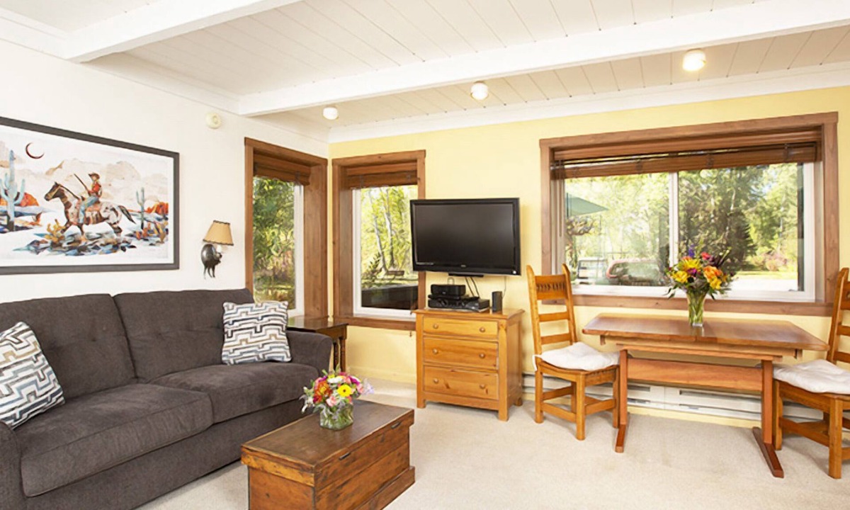 Elkhorn Hotel | Studio Queen Condo Near Ski Lifts & Trails