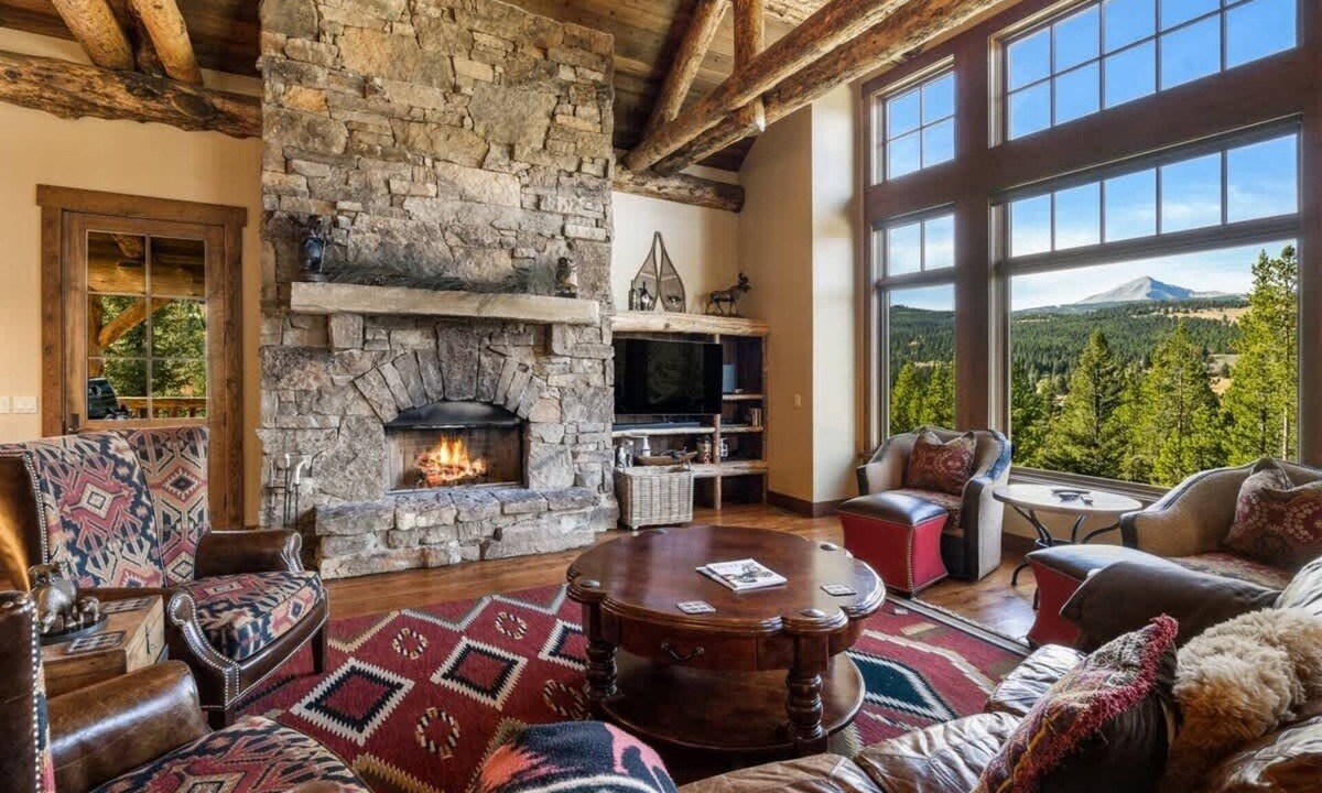 Gallatin Gateway House | Stunning 5 Bedroom Big Sky Home on 20 Acres