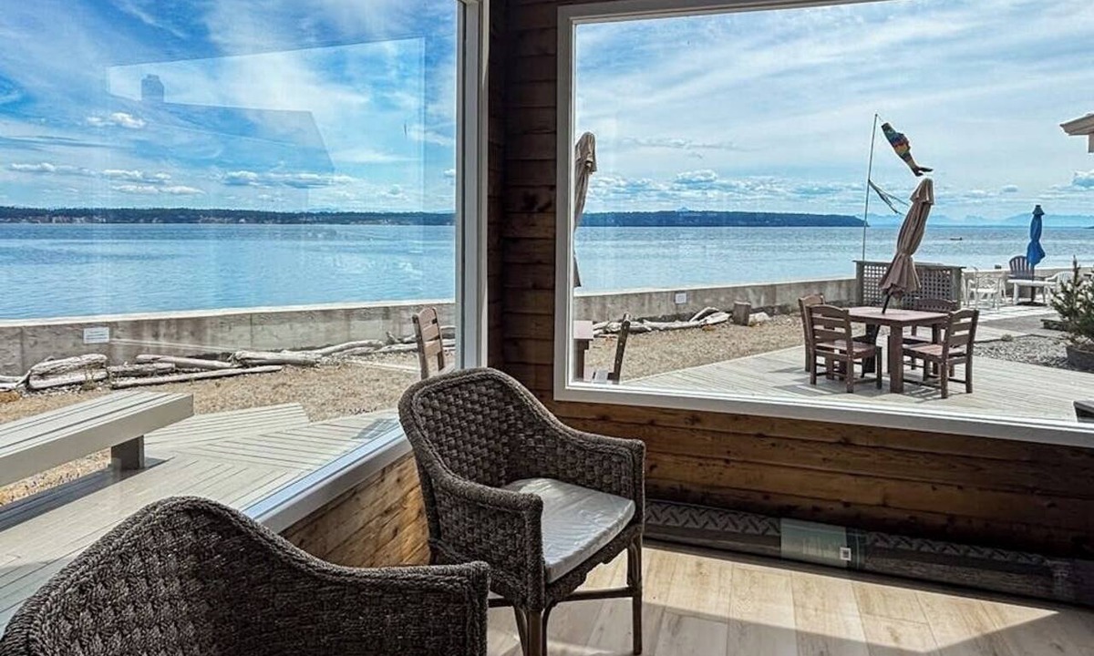 Bells Beach House | Stunning waterfront home with beach access & whale watching