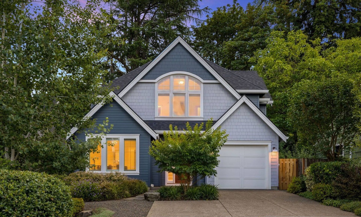 Marylhurst House | Stylish Lake Oswego Retreat - All new high end furnishings and amazing patio