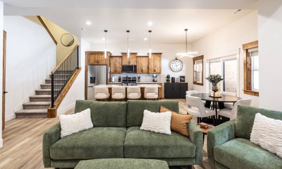 Island Park House | Stylish New, EV Charger, Hot Tub, Close to YNP!