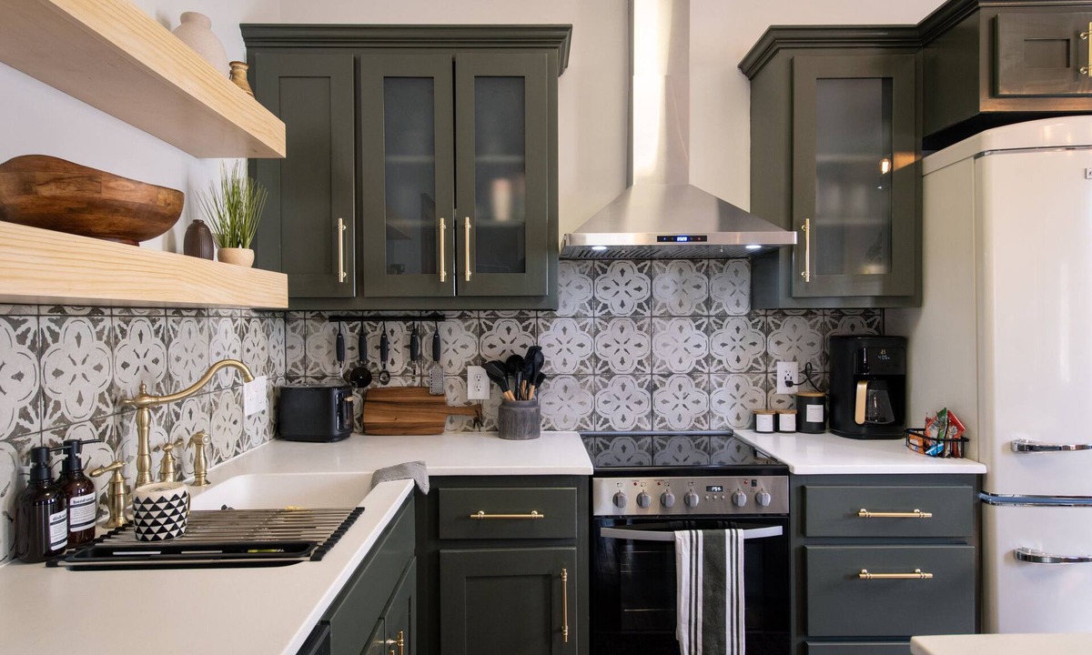 Dahlman Apartment | Stylishly Renovated 2BR Home Near Downtown & Zoo