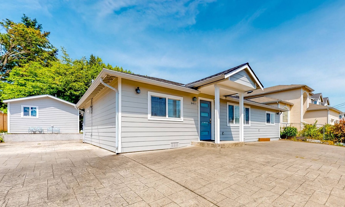 South Seattle House | Stylishly Updated Beacon Hill Gem: Near I-5, Light Rail & Seattle City Center