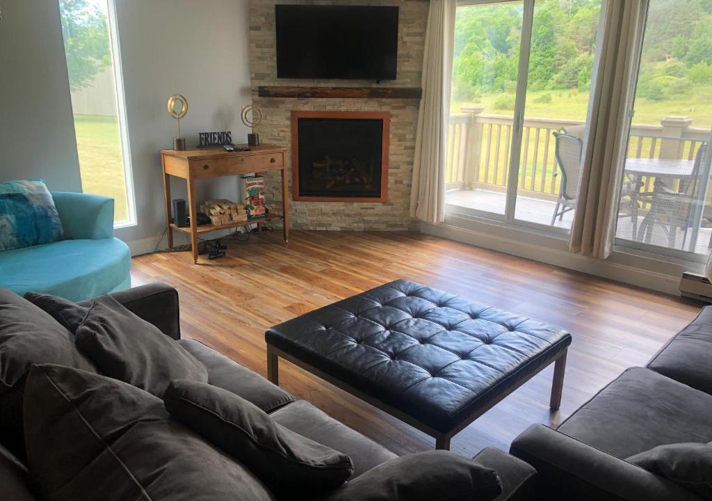 Cedar House | Sugar Buzz (B8)
