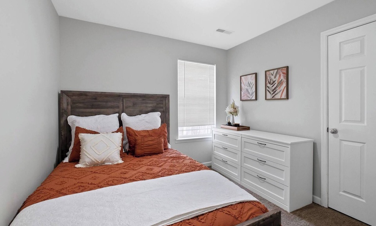 Chattanooga Hotel | Summer Dates Open-Pet friendly near Chatt hospital