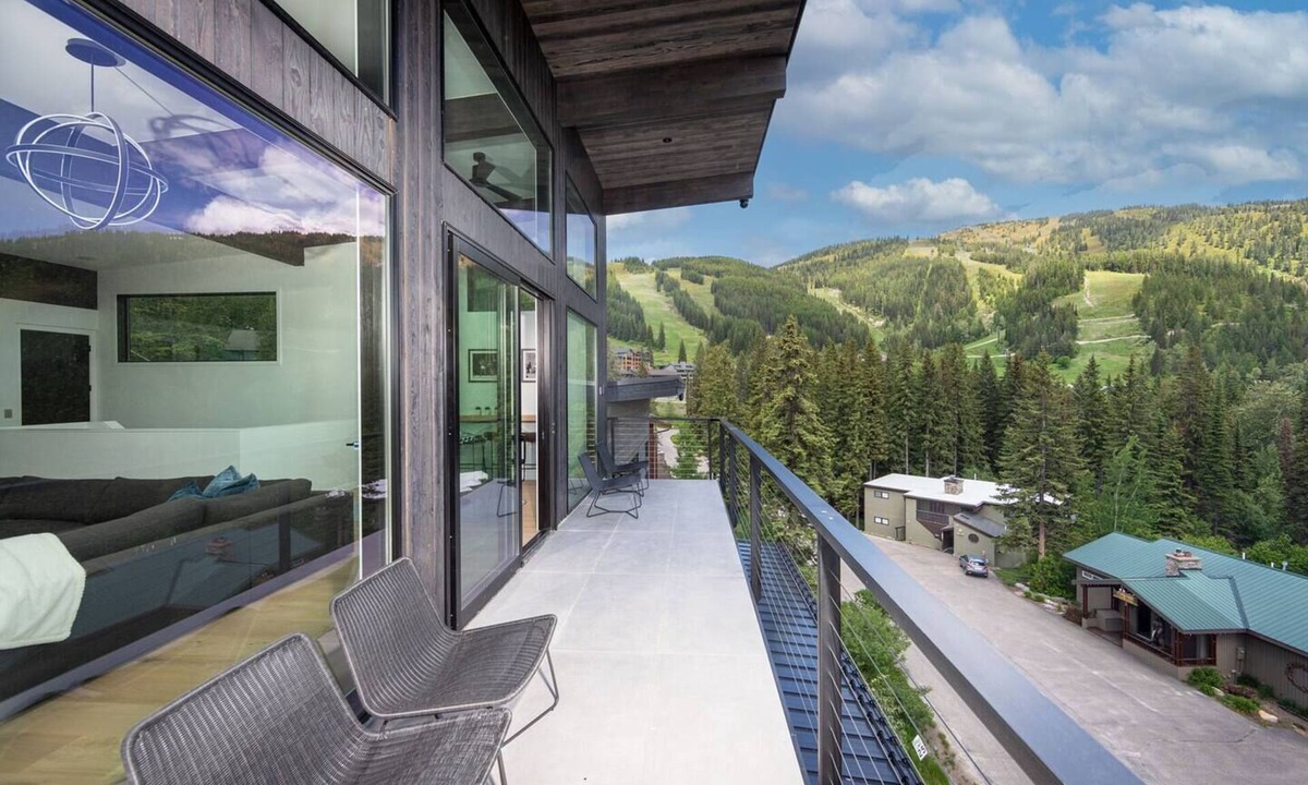 Whitefish House | Summit at Whitefish Mtn Resort *6 King Suites*