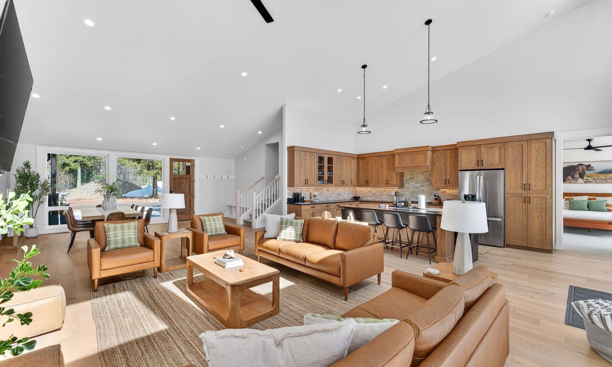 McCall House | Summit House- new home, sleeps 16, quiet neighborhood-, hot tub, pet friendly