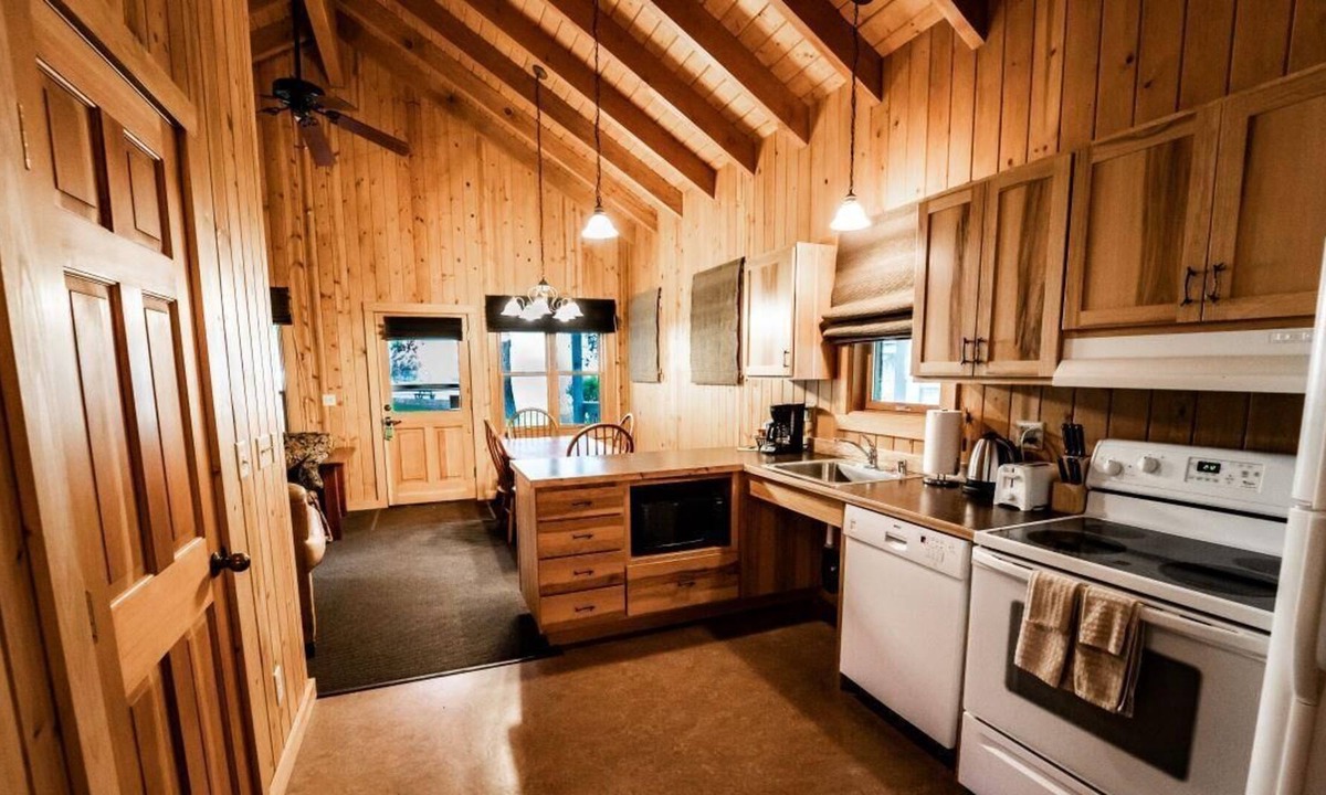Winthrop Cottage | Sun Mountain Lodge - Lakeside One-Bedroom