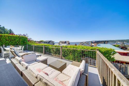 Langley House | Sun-Soaked Sandy Point Haven w/Beach Access!