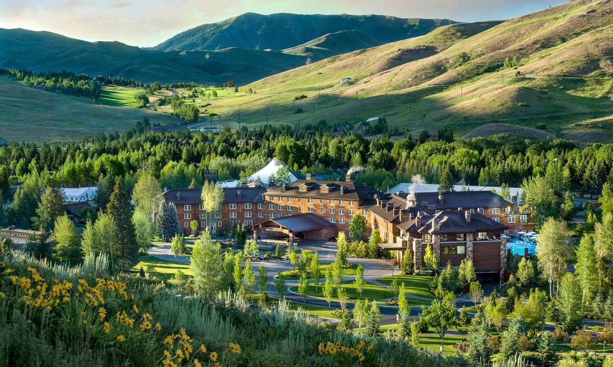 Elkhorn Hotel | Sun Valley Resort, Three Bedroom Four Beds Village Condo