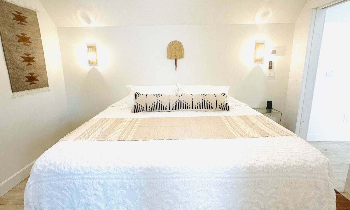 Coeur d'Alene House | Sun-Washed Modern Guest House in Downtown Coeur d'Alene
