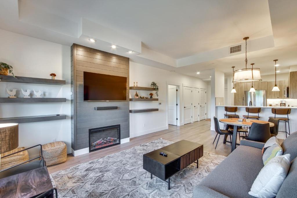 Cle Elum House | Suncadia Resort Condo: Balcony & Golf Course Views