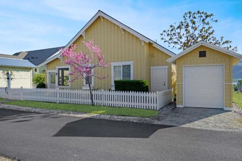 Oroville House | Sunny Getaway at Veranda Beach