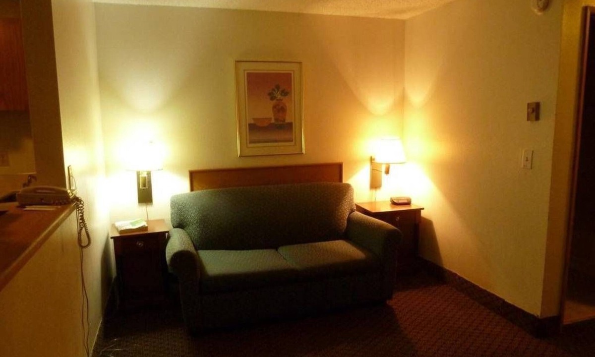 Fife Hotel | Sunshine Motel II