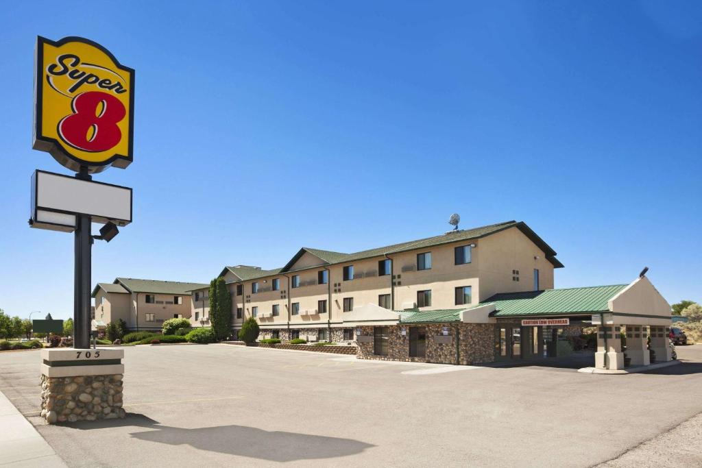 Idaho Falls Hotel | Super 8 by Wyndham Idaho Falls