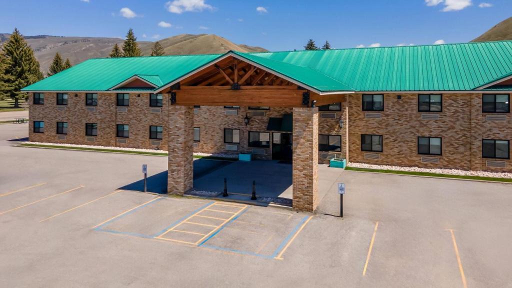 Montpelier Hotel | Super 8 by Wyndham Montpelier - Bear Lake