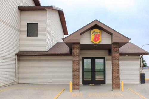 Williston Hotel | Super 8 by Wyndham Williston ND