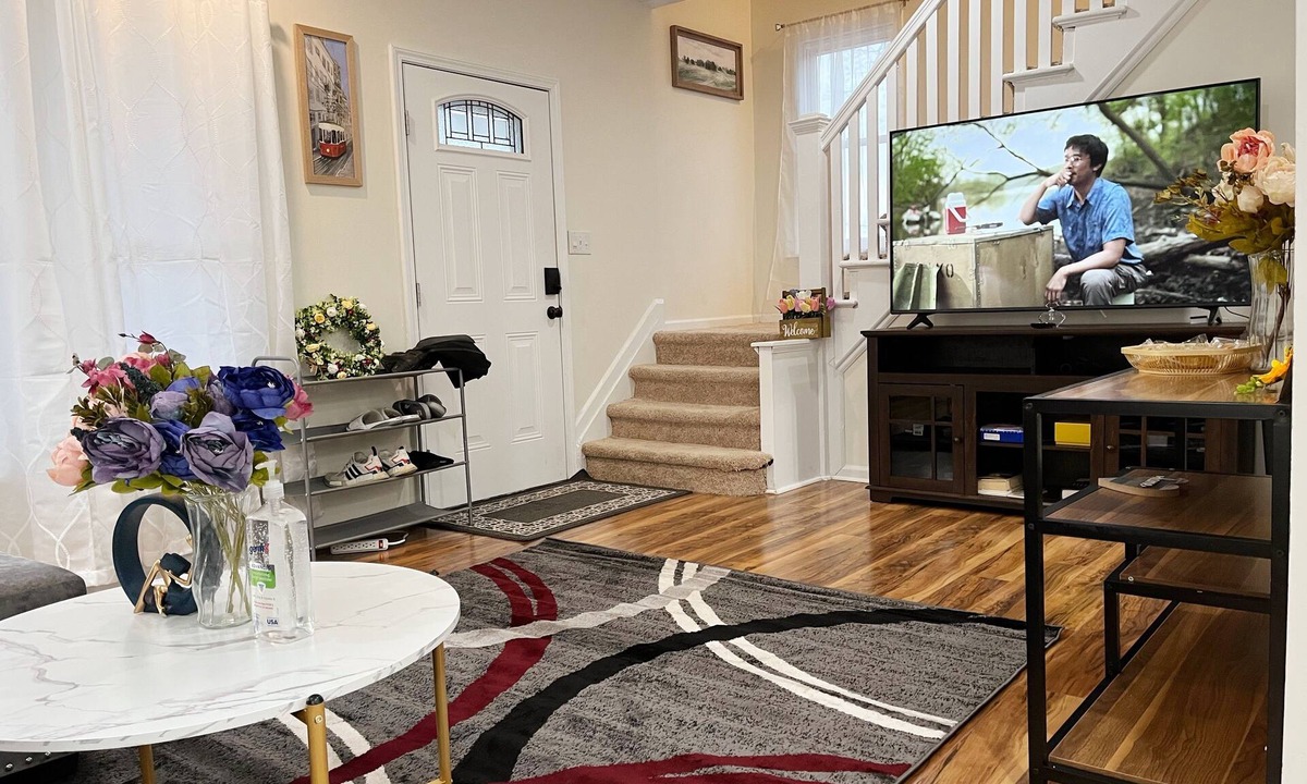 Clinton Township Bed & Breakfast | Super Cute & Dreamy Home With 65”TV, AC, Grill and everything