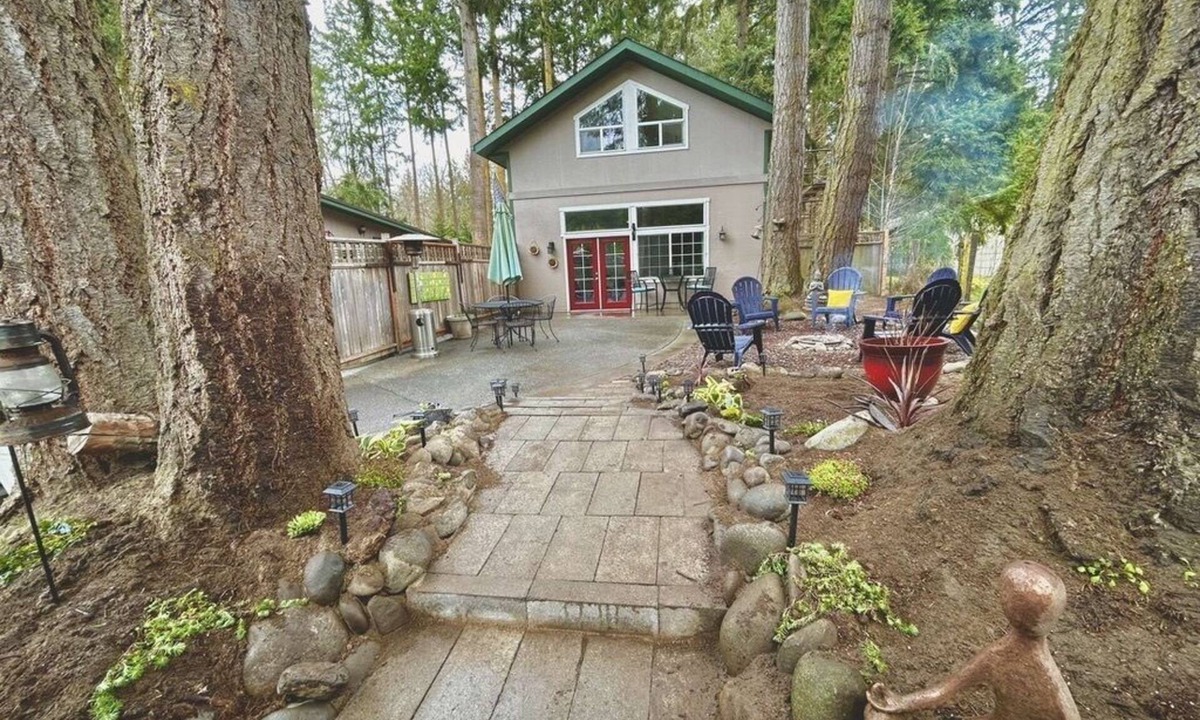 Sequim Cottage | Superb 2-Bedroom cottage in enchanting Sequim