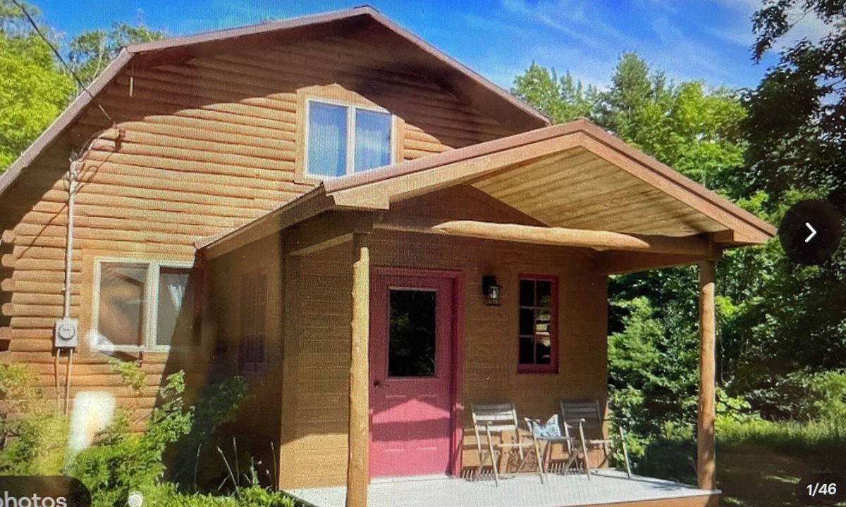 Grand Marais Cabin | Superior Pines Farm Log Cabin w/Snowmobile Access, Near Beach, Sleeps 9