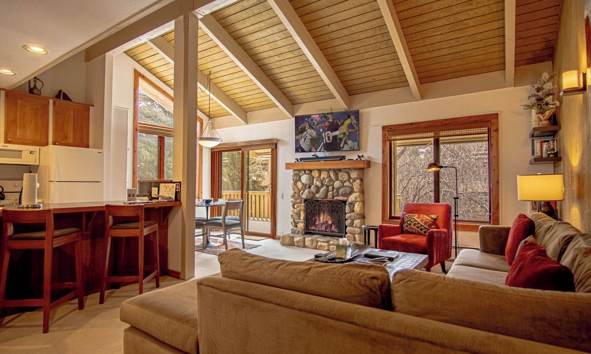 Ketchum Condo | SV102 - Walk to Lifts & Town - Hot Tub & Pool