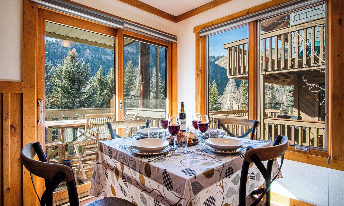 Ketchum Condo | Sv109 - Walk to Lifts & Town - Hot Tub & Pool