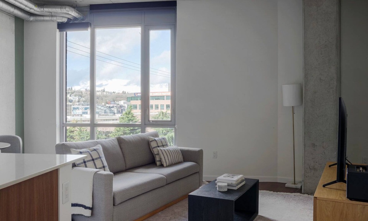 Cascade Apartment | Sweet South Lake Union 1BR, Mountain Views, nr Groceries, by Blueground