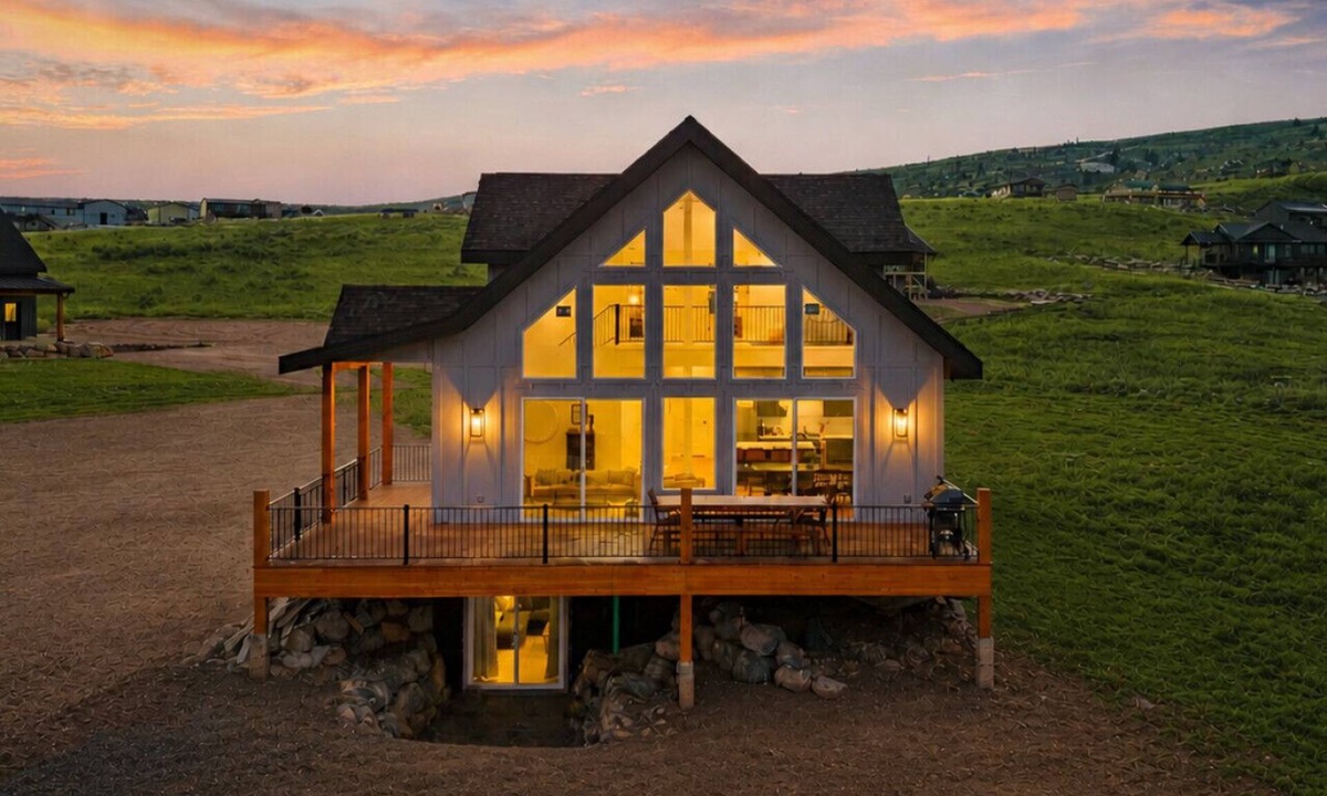 Sweetwater House | Sweetwater Links Lodge |Sleeps 20, Ideal Beach Resort, Arcades, BBQ, Views!