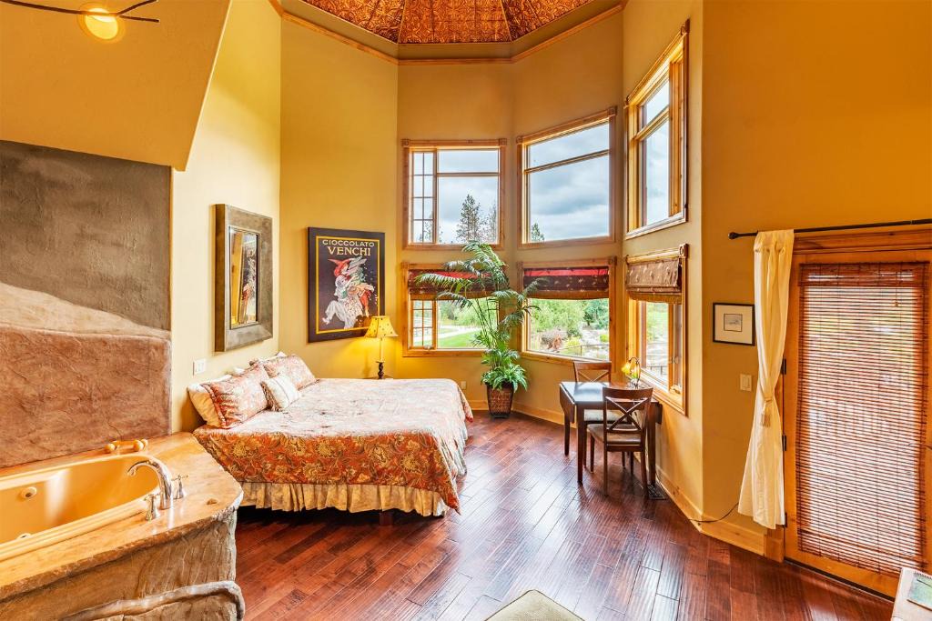 Sandpoint Cabin | Talus Rock Retreat