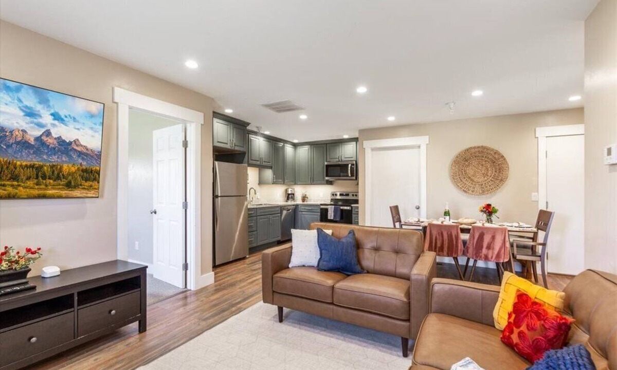 Leigh Creek Estates Apartment | Teton Crest Apartment
