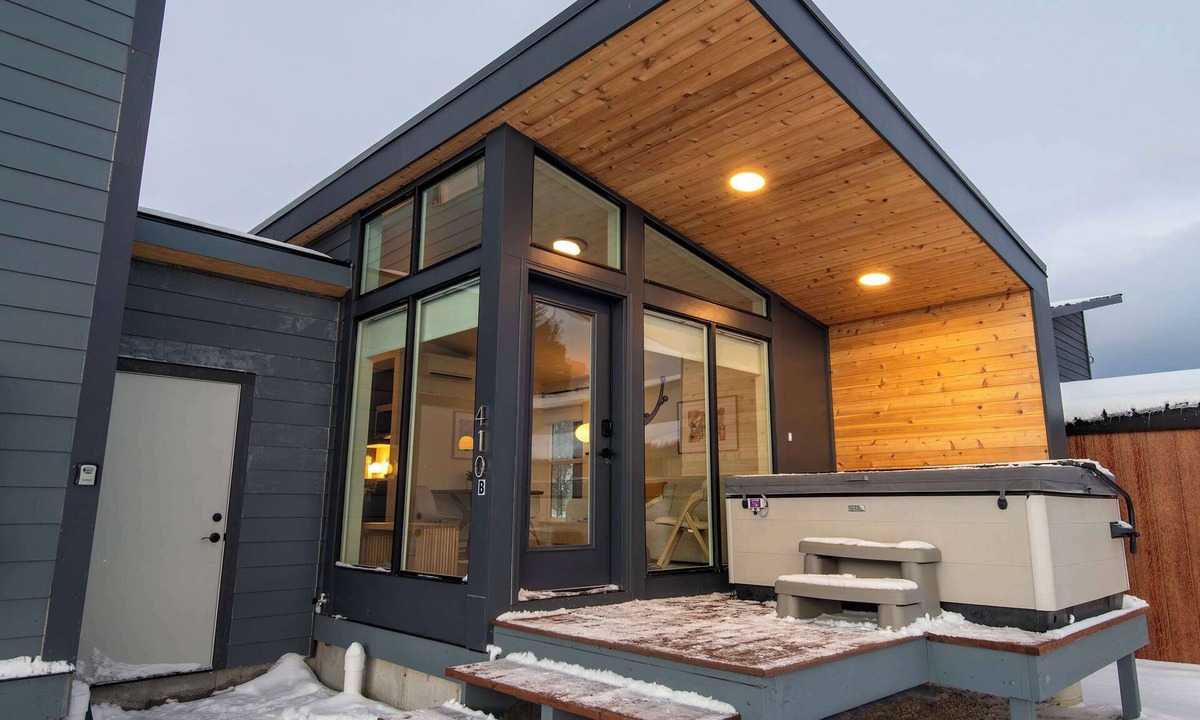 Driggs Villa | Teton Homestead: Ski Hill Nest - Modern + Hot Tub