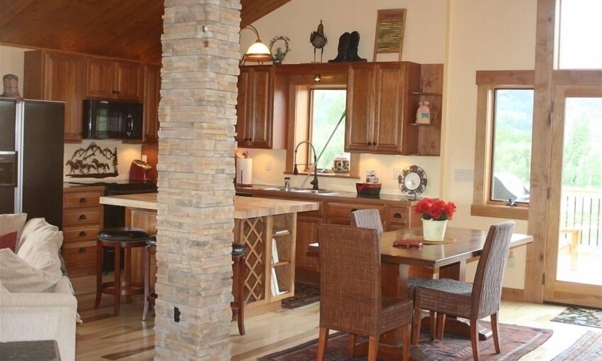 Wilson Cabin | Teton & Pond Views, Horses, Goats, Wildlife; October-November available!