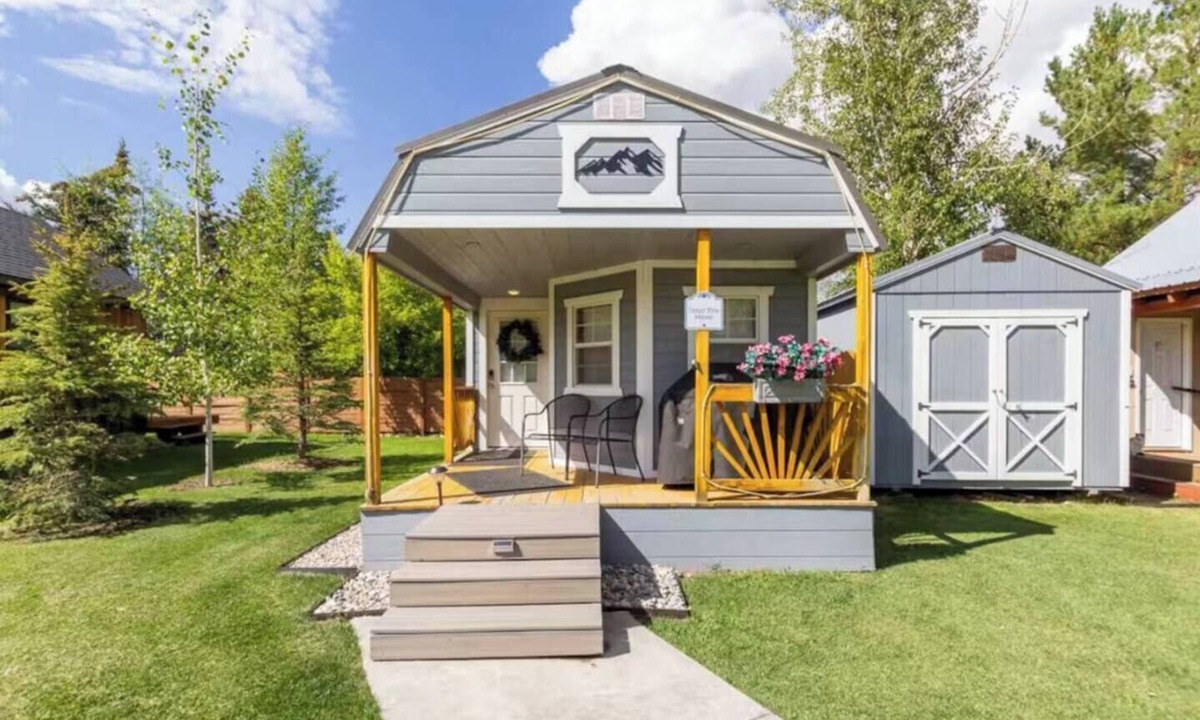 Victor House | Teton Tiny Home | Jackson, Targhee, Yellowstone